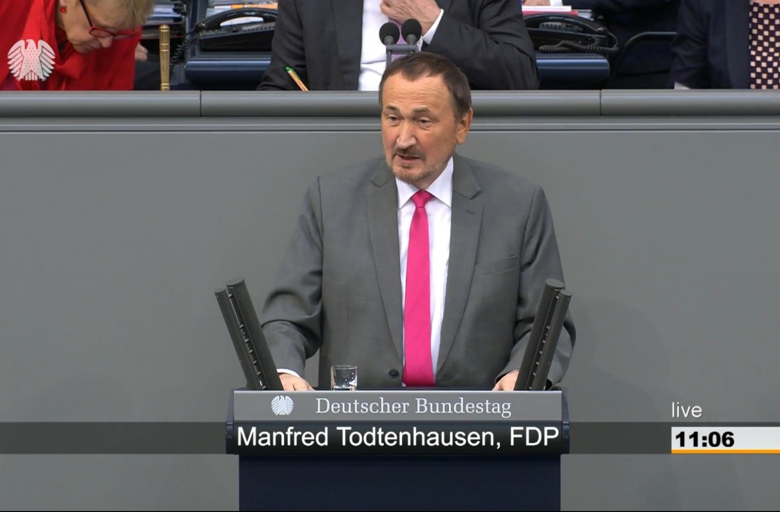 Manfred Todtenhausen im Plenum des Deutschen Bundestags